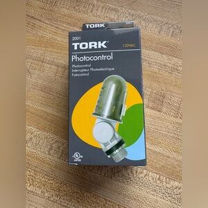 New Tork 2001 1/2" Conduit Mounting Photocontrol with Swivel 120vac